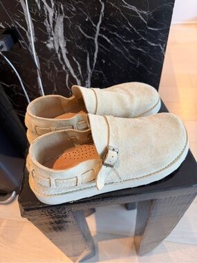 Yogi Corso Suede Buckle Monk Shoe - Sand Brown